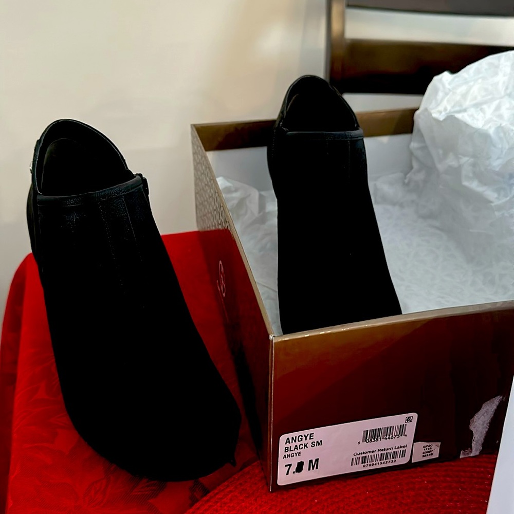 New with tags Giani Bernini Open toe heels